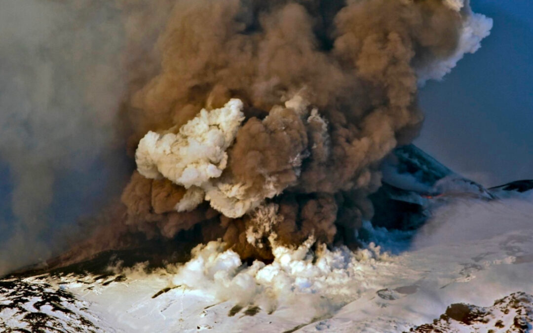 Freato-magmatische Explosion am Ätna